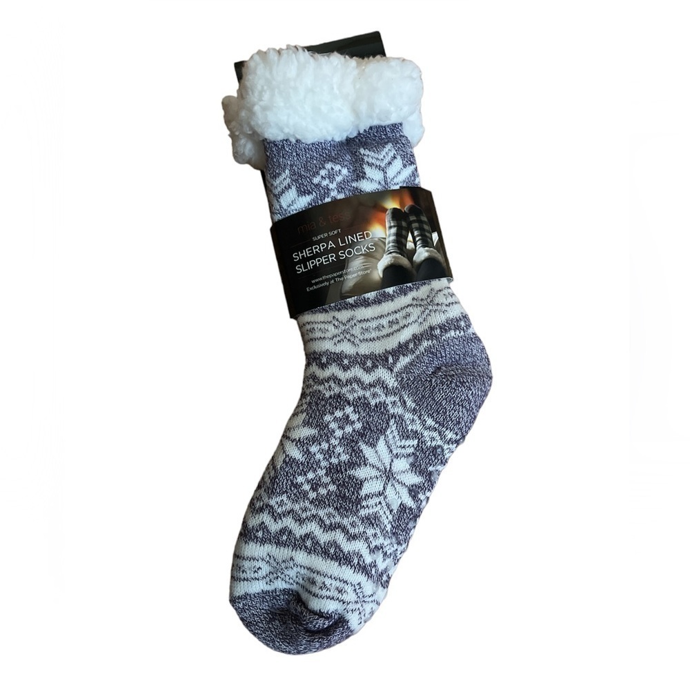 Cozy Sherpa lined slipper Socks NWT Tess & Mia‎